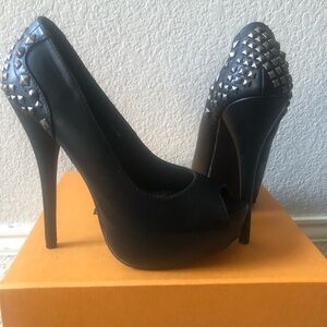Size 5.5, 5.5” stilettos with studs